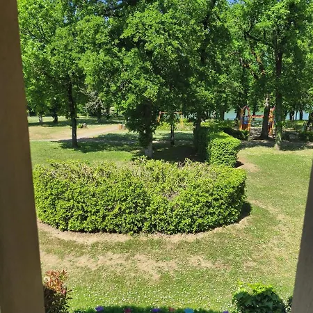 Le Cocon Du Lac, Duplex 5 Pers, Piscine Avec Jacuzzi, Et Peche Holiday home *